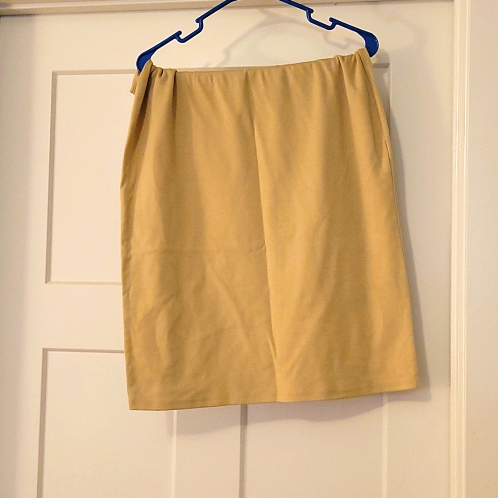 Yellow below knee skirt